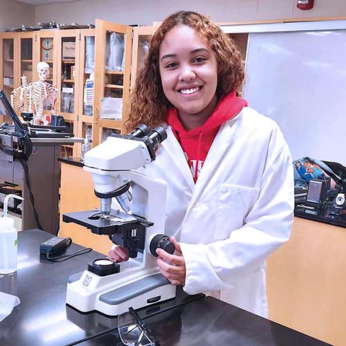 girl studying science